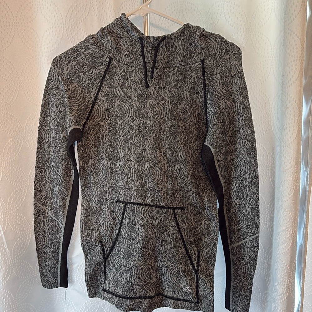 SOHO SPORT Light blue/gray athletic long sleeve with hood